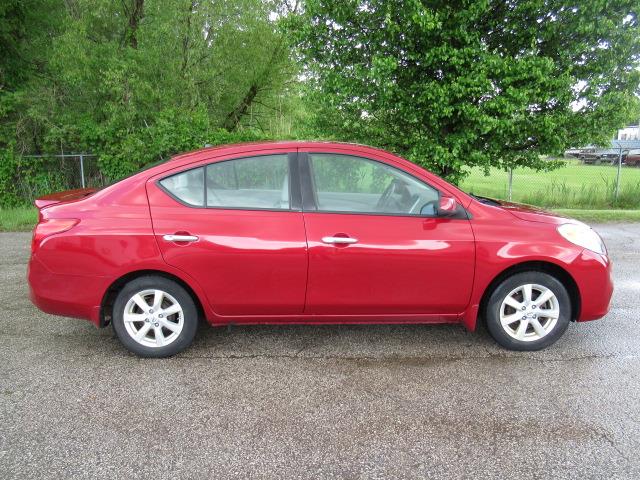 2014 Nissan Versa SV