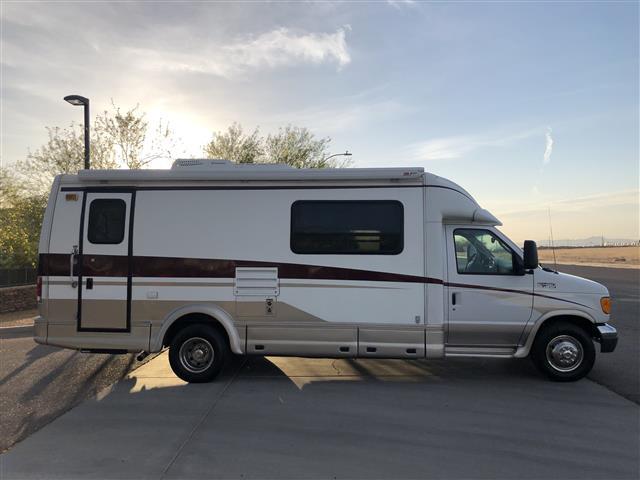 2004 Dynamax Isata Sport Sedan 250SL