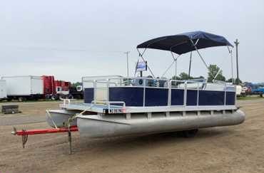 1990 Harris Pontoon Boat