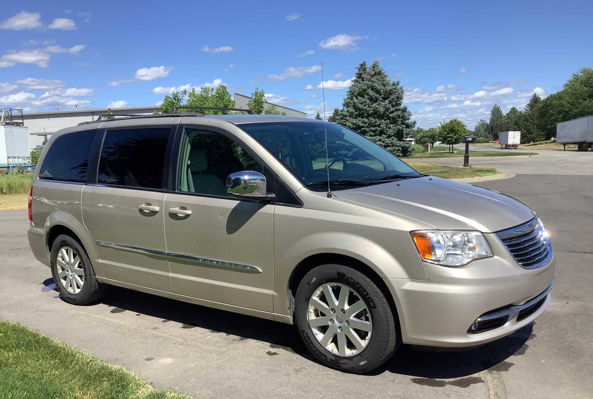 2012 Chrysler Town & Country Touring-L FWD Van