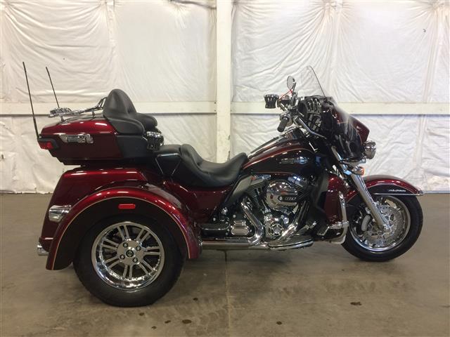 2015 Harley-Davidson Tri Glide Ultra Classic (FLHTCUTG)