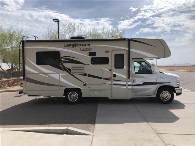 2015 Coachman Leprechaun 220QB