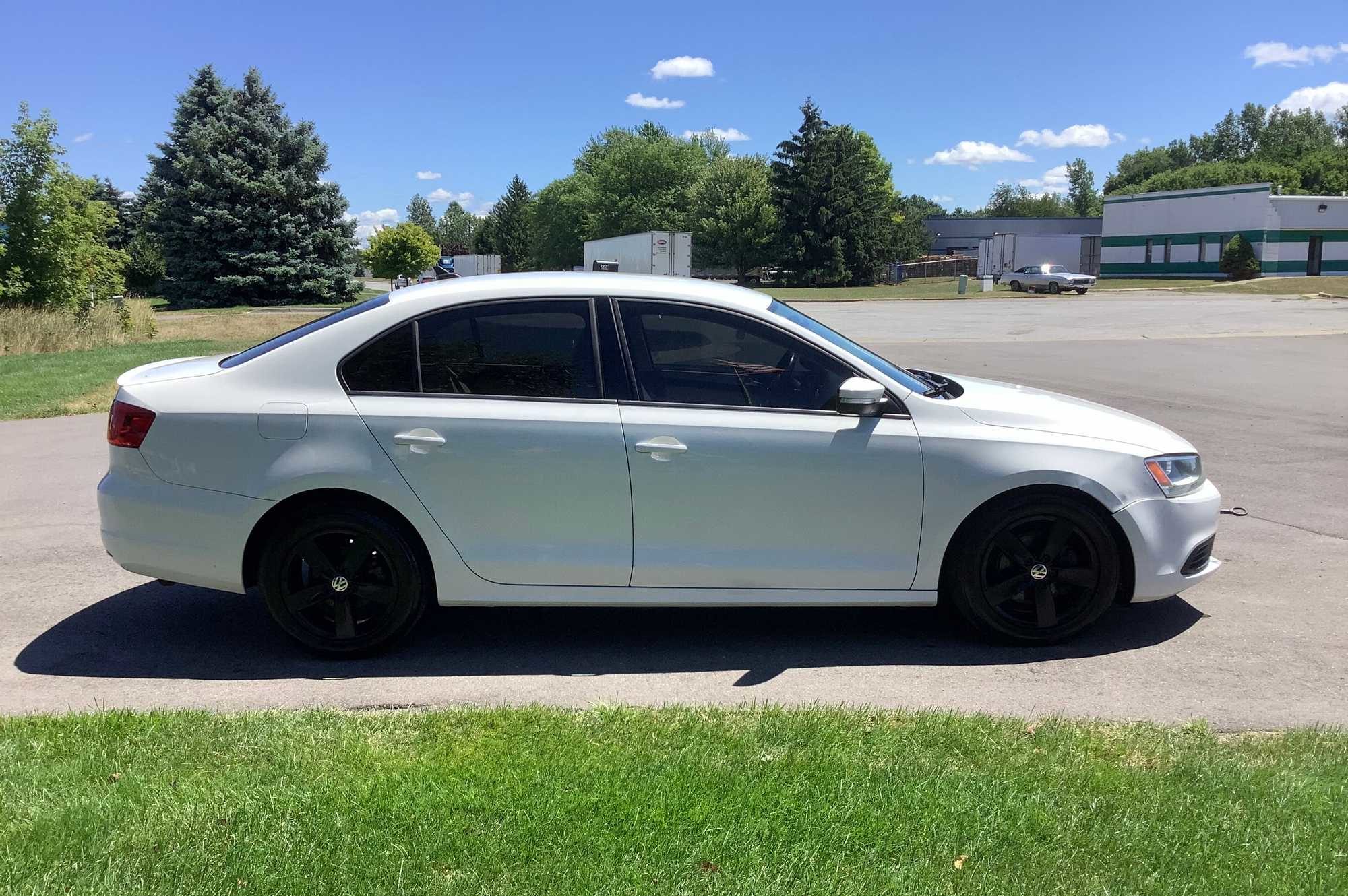 2012 Volkswagen Jetta DSG TDI FWD Sedan