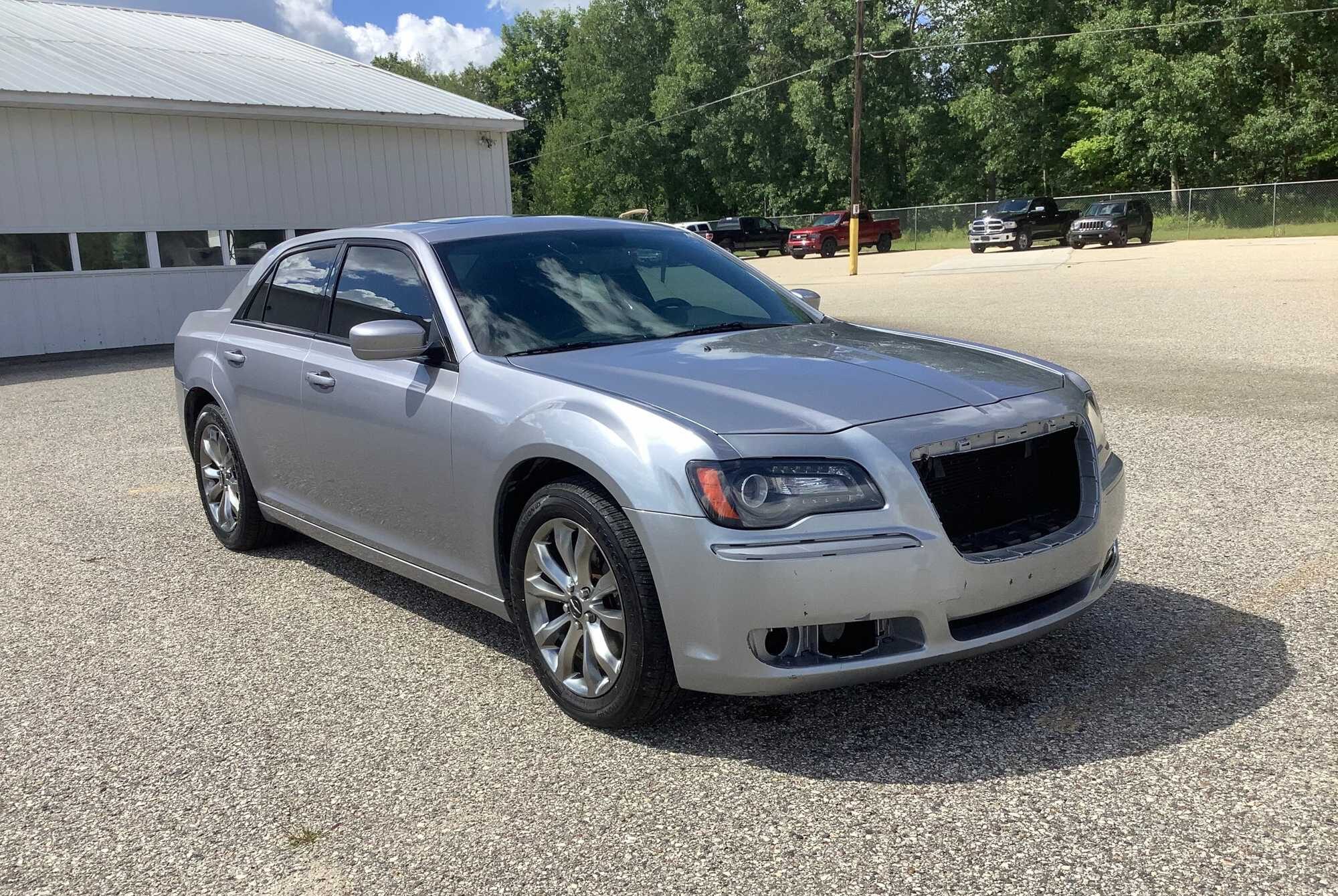 2014 Chrysler 300 S AWD 4 Door Sedan Repo Finder