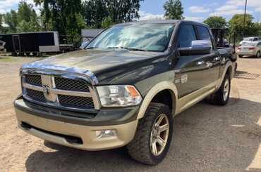 2012 Dodge Ram 1500 Laramie Long Horn Edition 4WD Crew Cab 4-DR