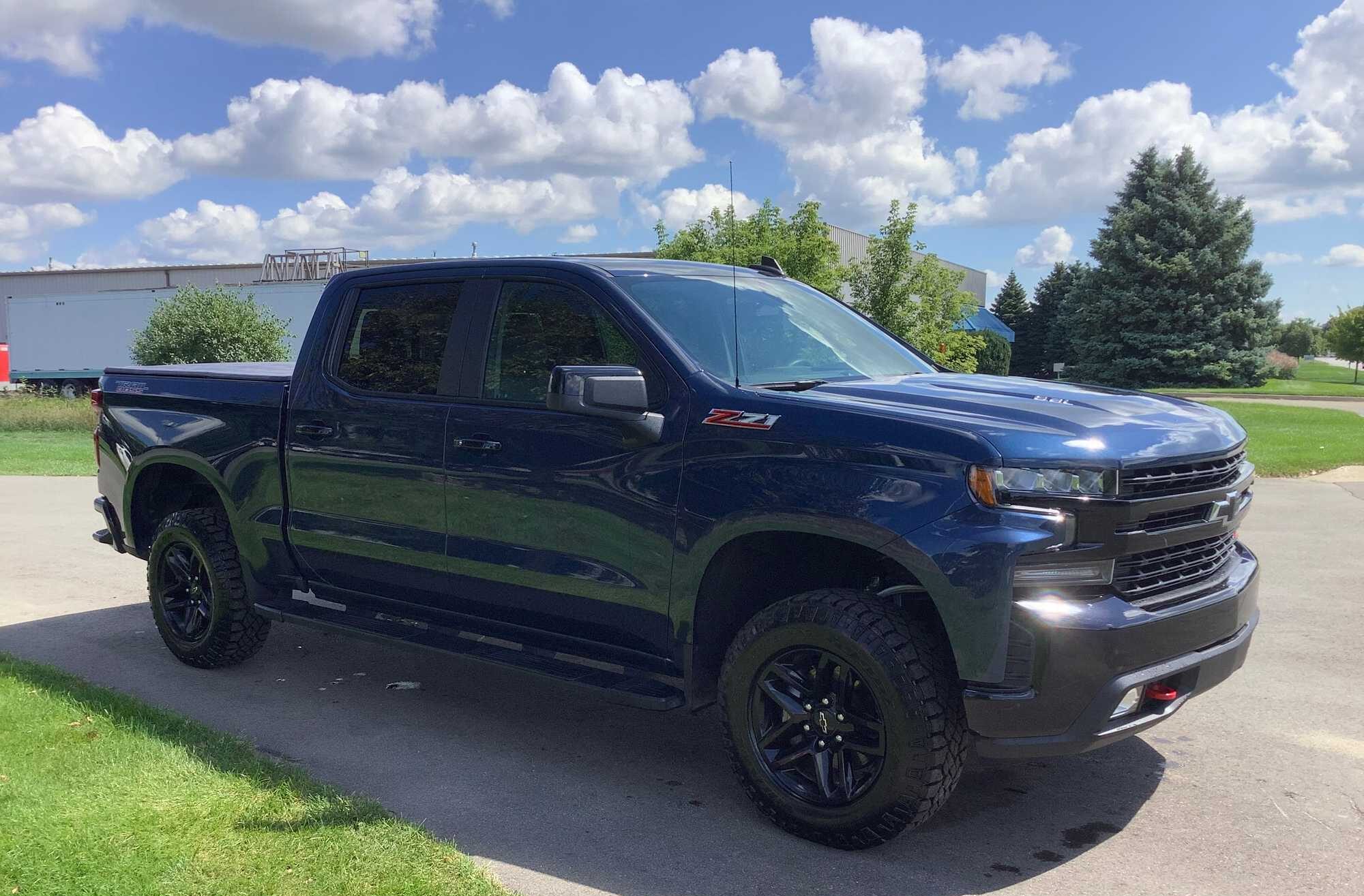 2021 Chevrolet Silverado LT Trail Boss Crew Cab 4WD Pickup