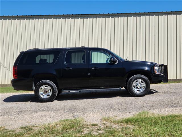 2011 Chevrolet Suburban 2500 LT 4WD