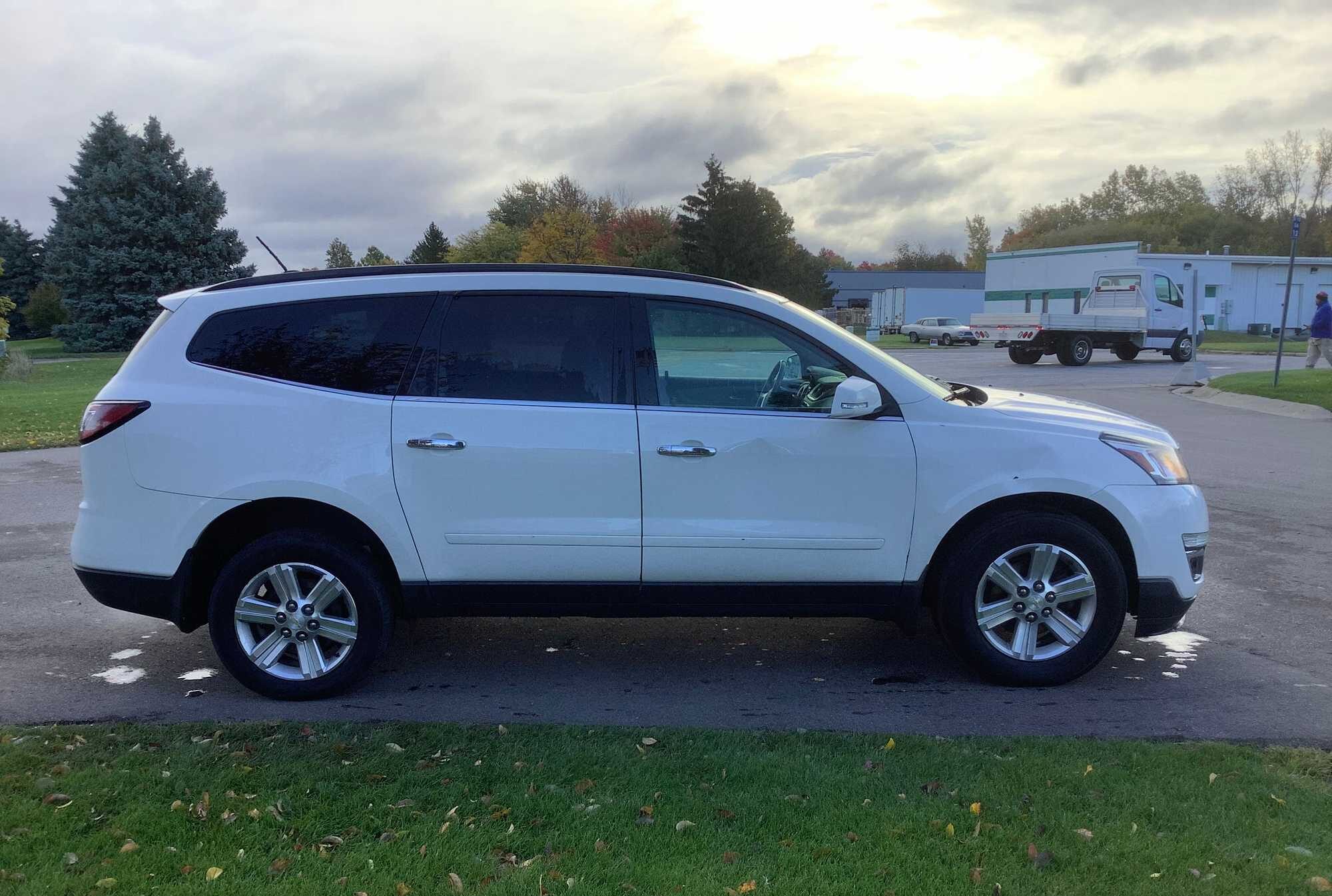 2014 Chevrolet Traverse LT FWD 4 Door