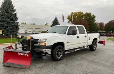 2004 Chevrolet Silverado 2500 LS 4WD Pickup 4-DR