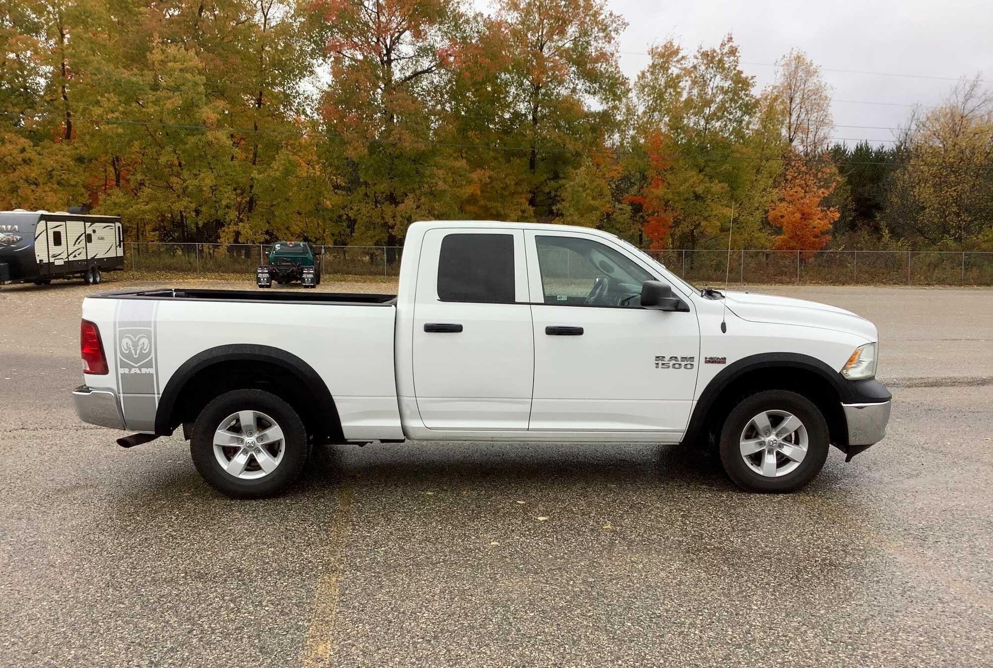2014 Ram 1500 Tradesman Quad Cab 4WD Crew cab pickup 4-DR