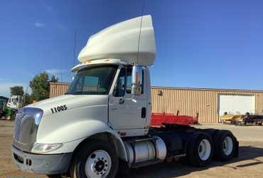 2007 International 8600 Day Cab Semi Truck 1HSHXSBR87J360439