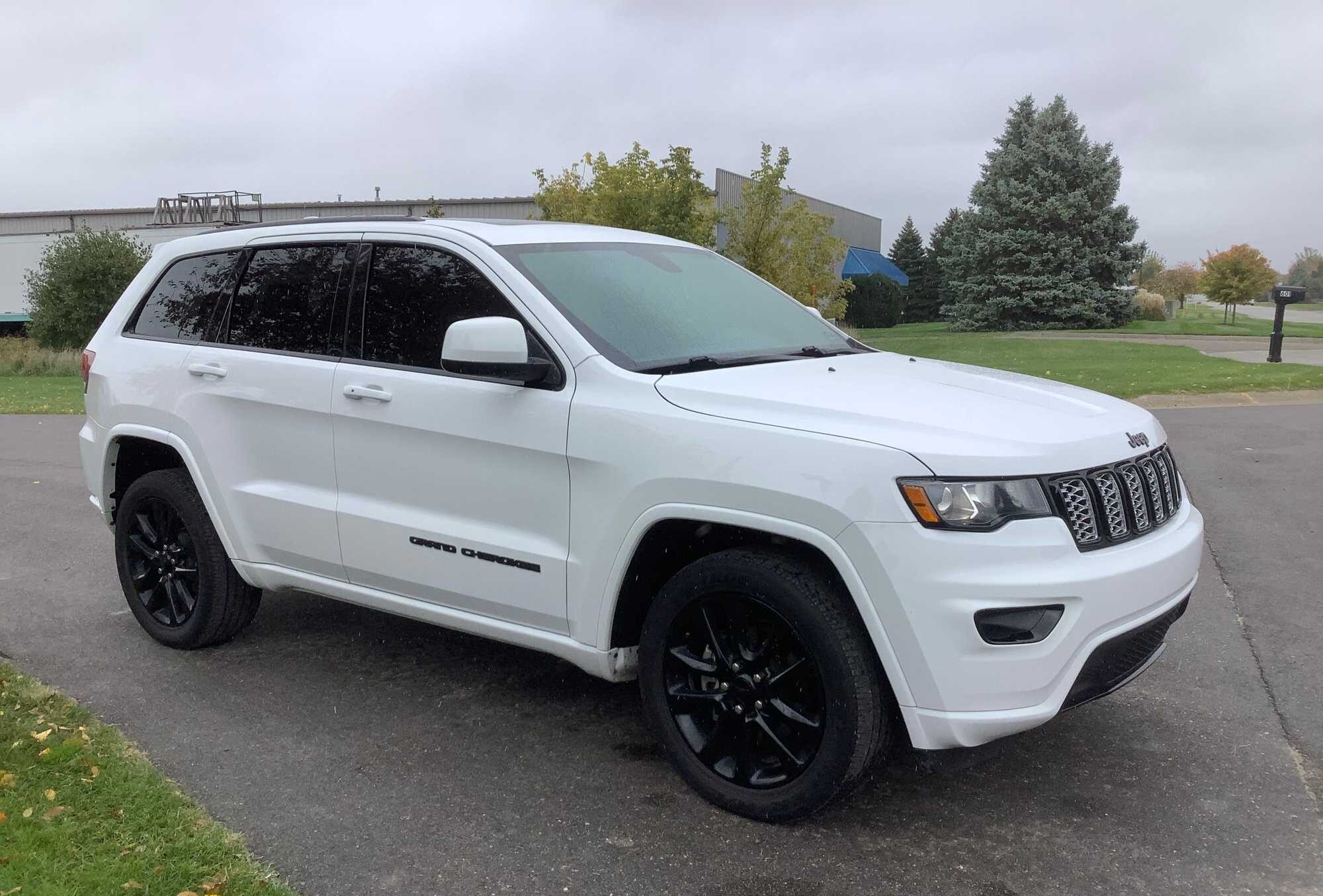 2018 Jeep Grand Cherokee Laredo 4WD 4 Door SUV