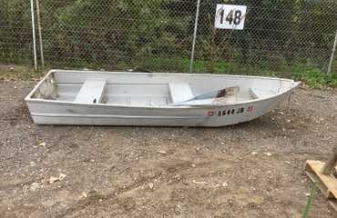 (1) aluminum row boat with (2) oars