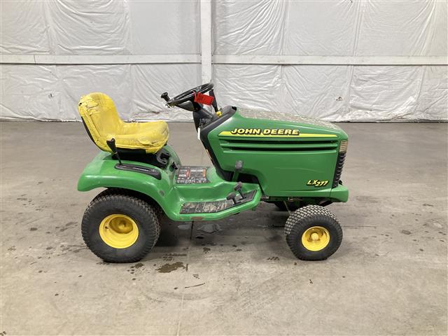 John Deere LX277 Riding Mower