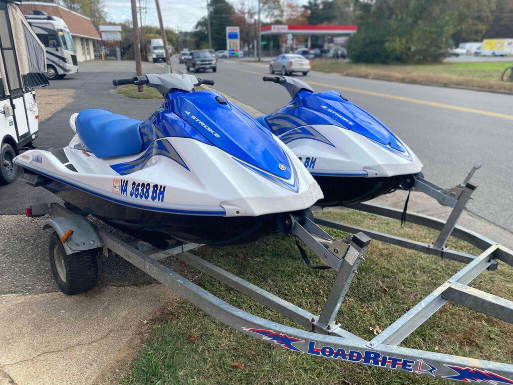 Pair of 2007 Yamaha VX Sport jetskis