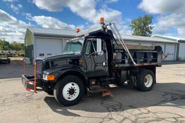 2000 International 4900 4×2 5 Yard Dump 1HTSDAAN91H362847