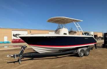 2016 Pursuit C 238 Center Console Boat