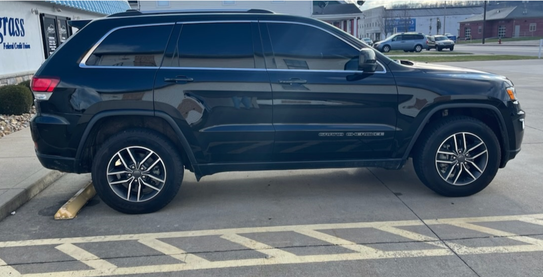 2020 Jeep Cherokee Laredo