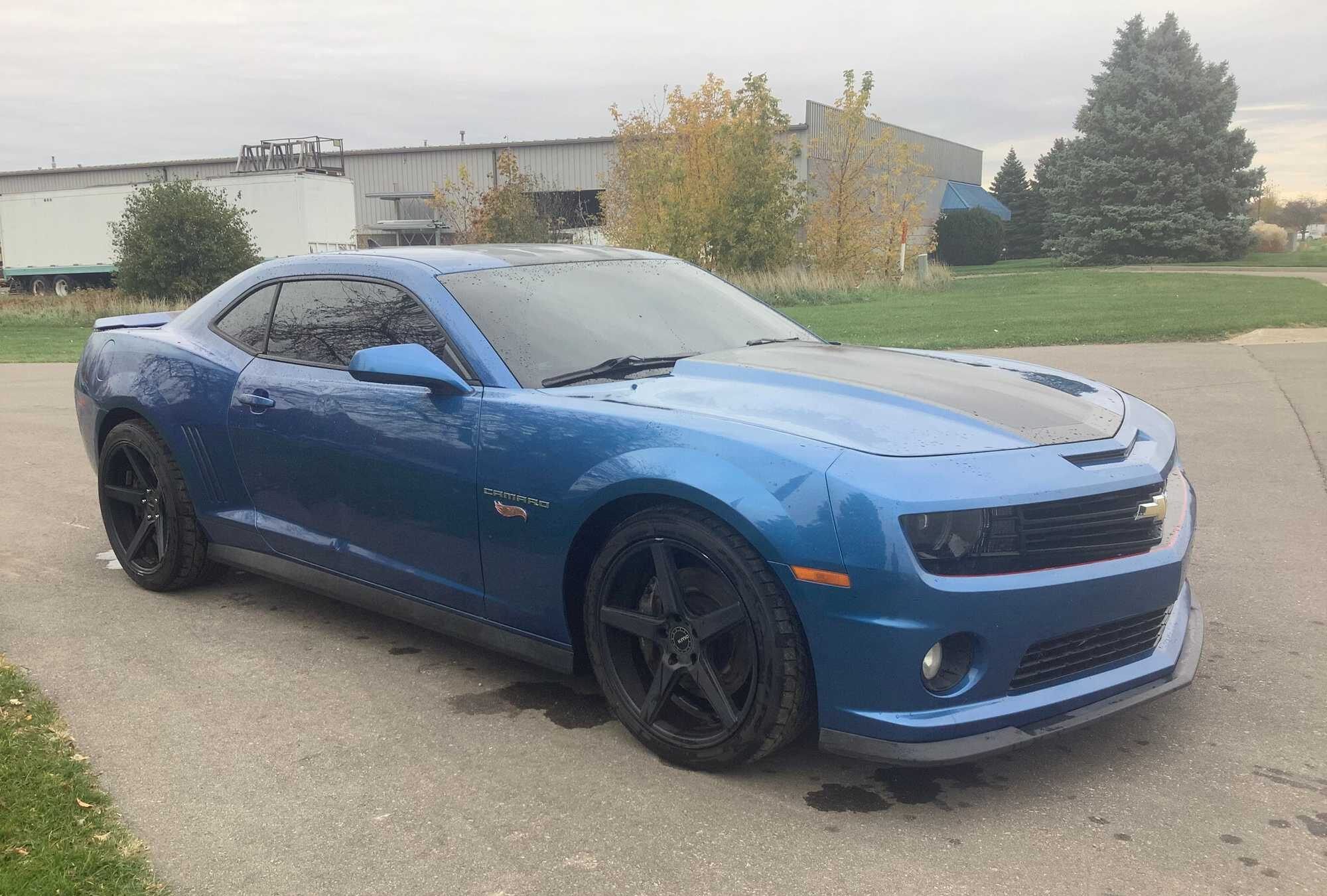 2013 Chevrolet Camaro SS Coupe RWD 2 Door Hot Wheels Edition