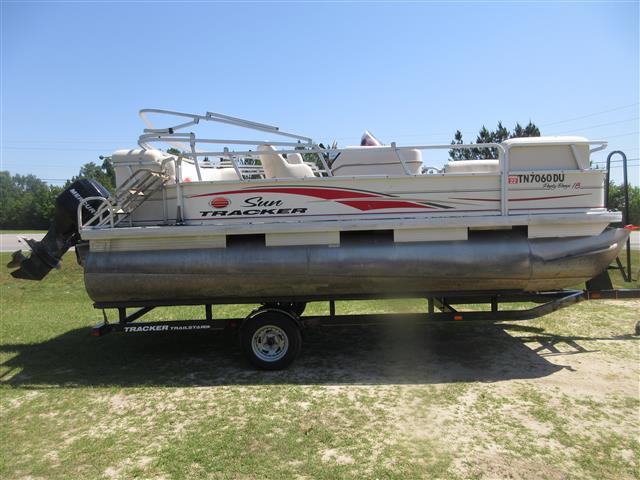 2006 Suntracker Party Barge 18 Signature Series