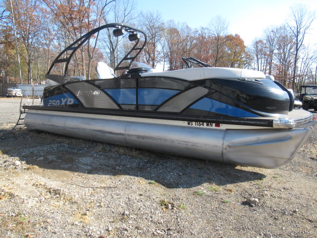2017 Godfrey Aqua Patio 250XP Triple Tube