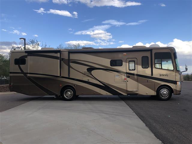 2005 Four Winds Infinity