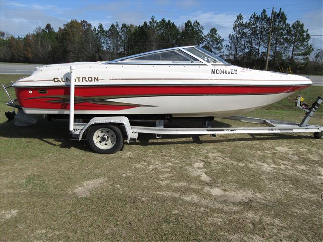 2003 Glastron GX185