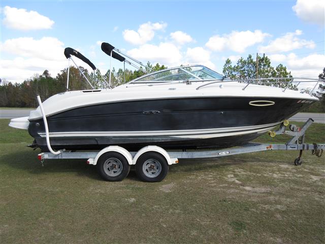 2007 Sea Ray 225 Weekender