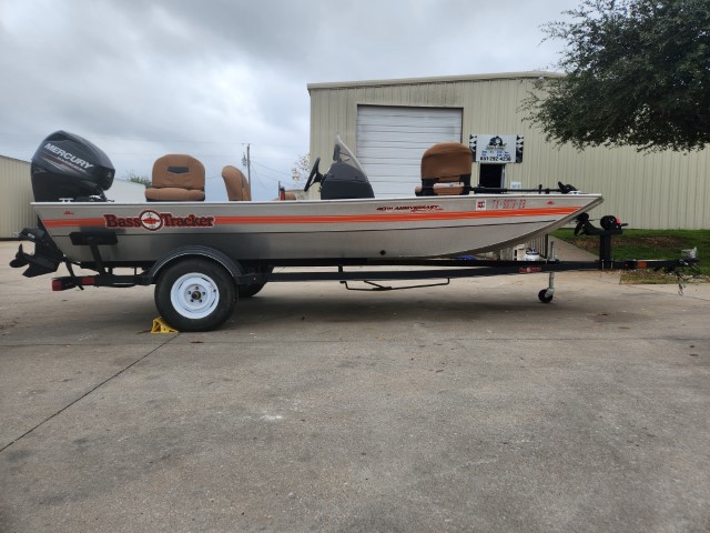 2018 Bass Tracker 40th Anniversary Special Edition