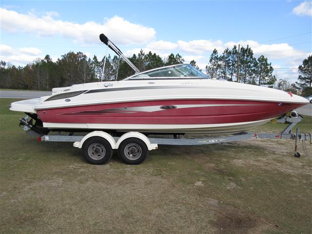 2009 Sea Ray Sun Deck 230SD