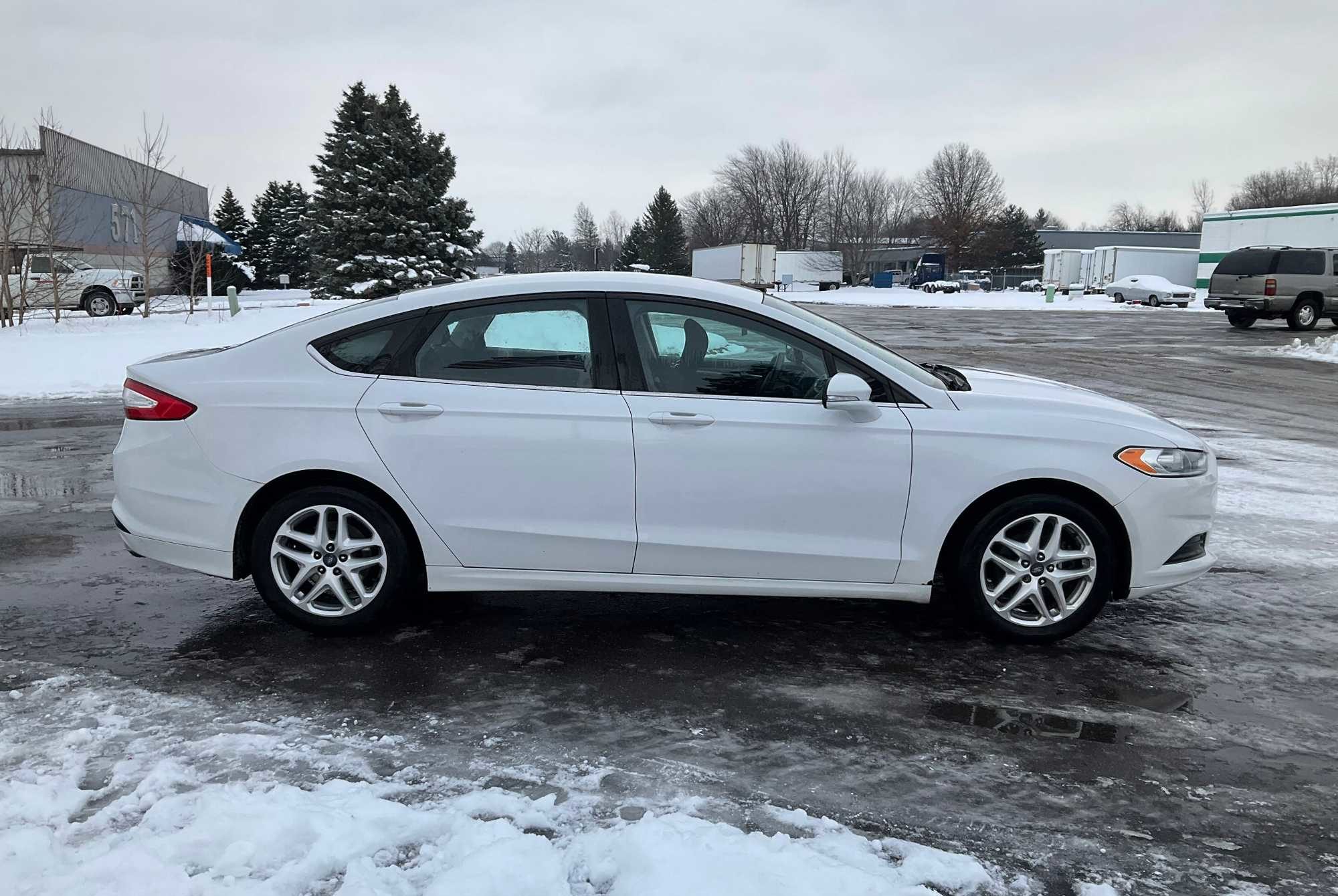2013 Ford Fusion SE FWD 4 Door Sedan