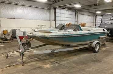 1993 Harris Corso 180 Deck Boat