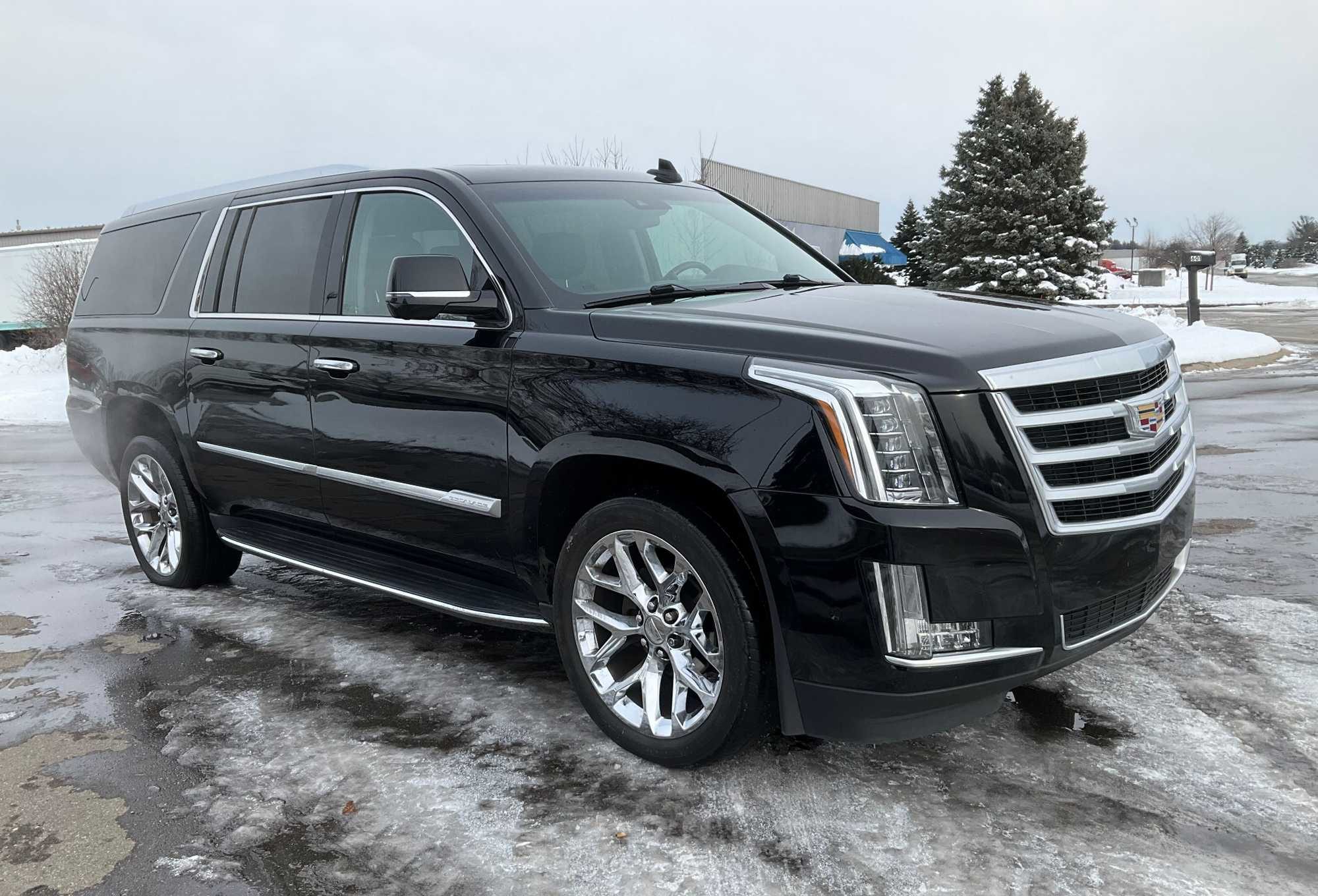 2017 Cadillac Escalade ESV Luxury 4WD 4 Door SUV
