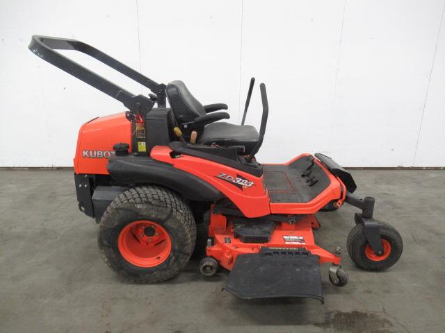 Kubota ZD 323