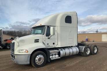 2016 Mack Pinnacle CXU613 Semi 1M1AW07Y5GM075794