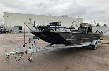 2017 Lowe Roughneck 2070 Boat