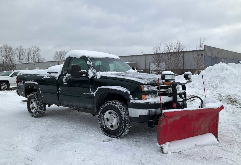 2006 Chevrolet Silverado 2500 HD 4WD Regular Cab Pickup 2-DR