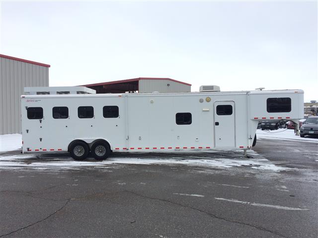 2005 Fabrique Xpress Horse Trailer