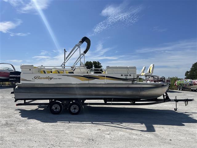 2008 Bentley 243 Fish