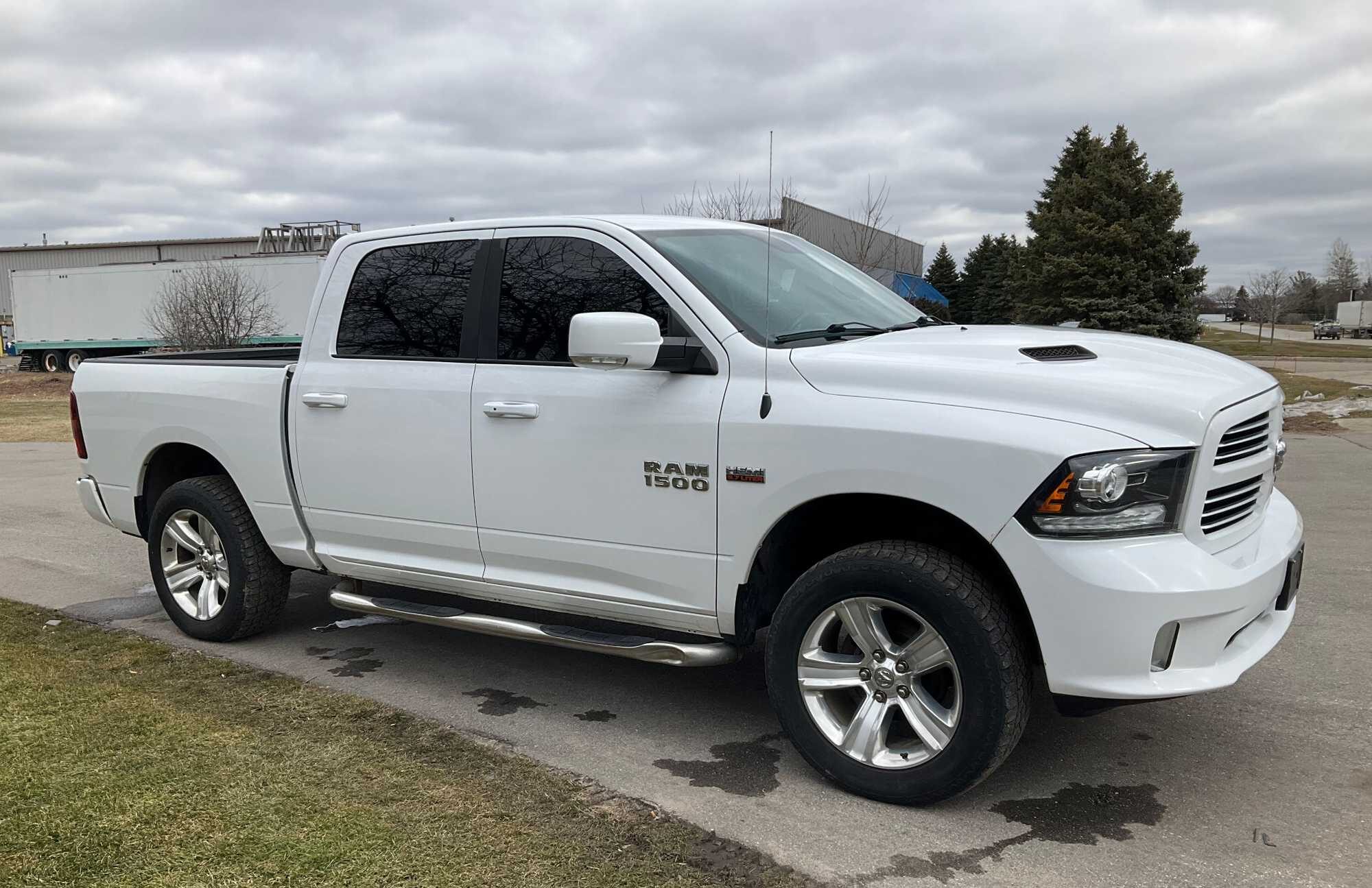 2016 RAM 1500 Sport Crew Cab 4WD Pickup