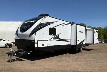 2021 Forest River Lacrosse Luxury Lite 33801B Trailer