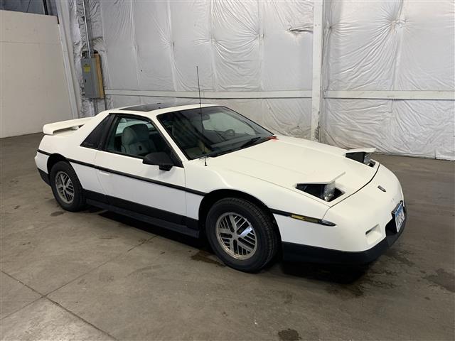 1986 Pontiac Fiero SE 2m6