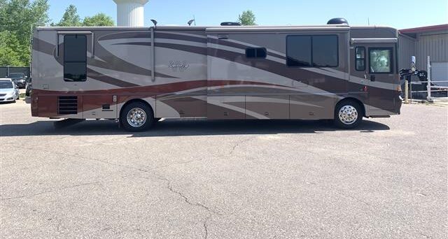 2005 Winnebago Journey 39K