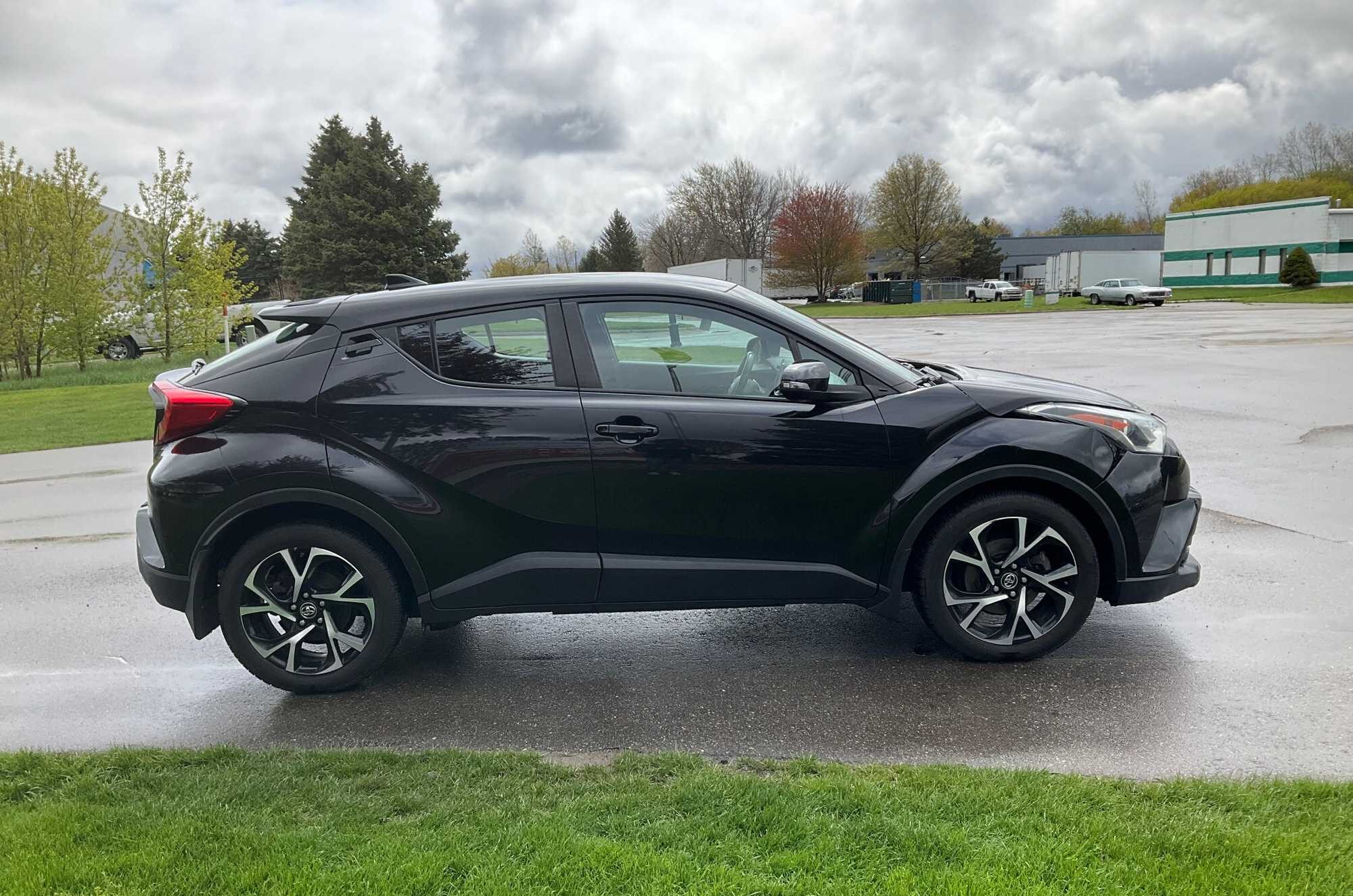 2018 Toyota C-HR XLE FWD 4 Door SUV