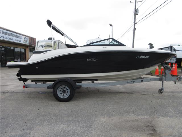 2018 Sea Ray SPX 190