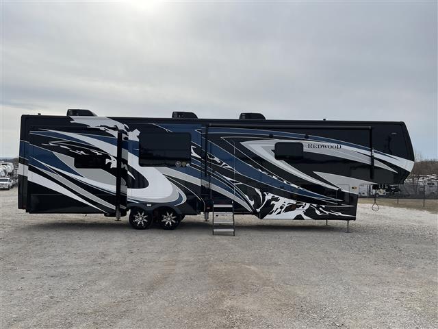 2022 Keystone (Crossroads) Redwood 4001 LK