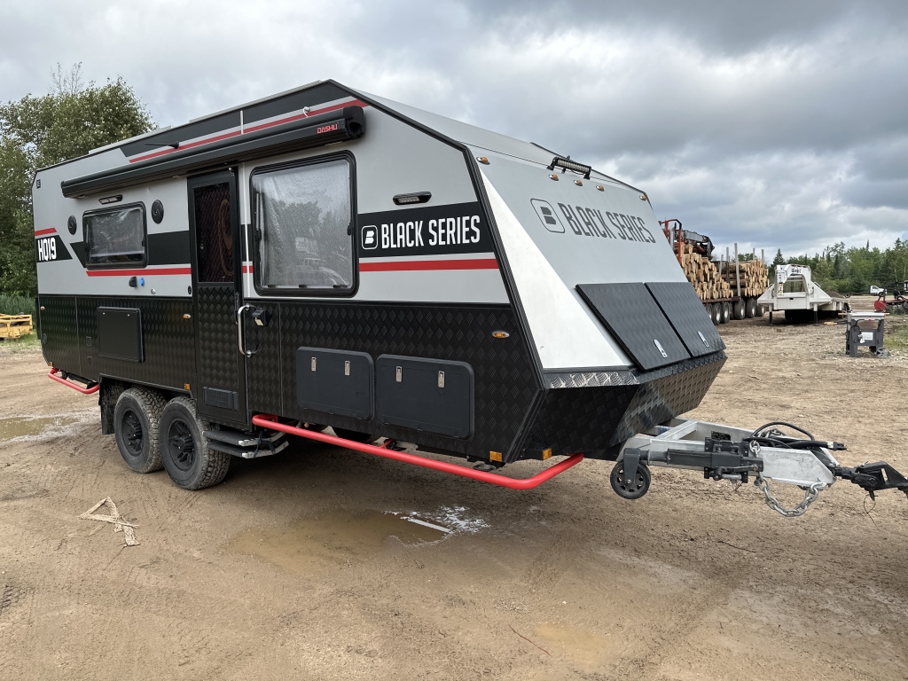 2022 Black Series Hq19 Camper