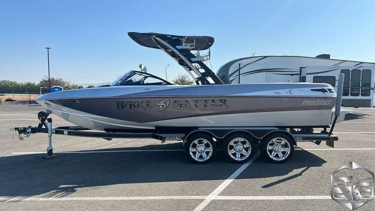 2013 Malibu 247LSV Wakesetter