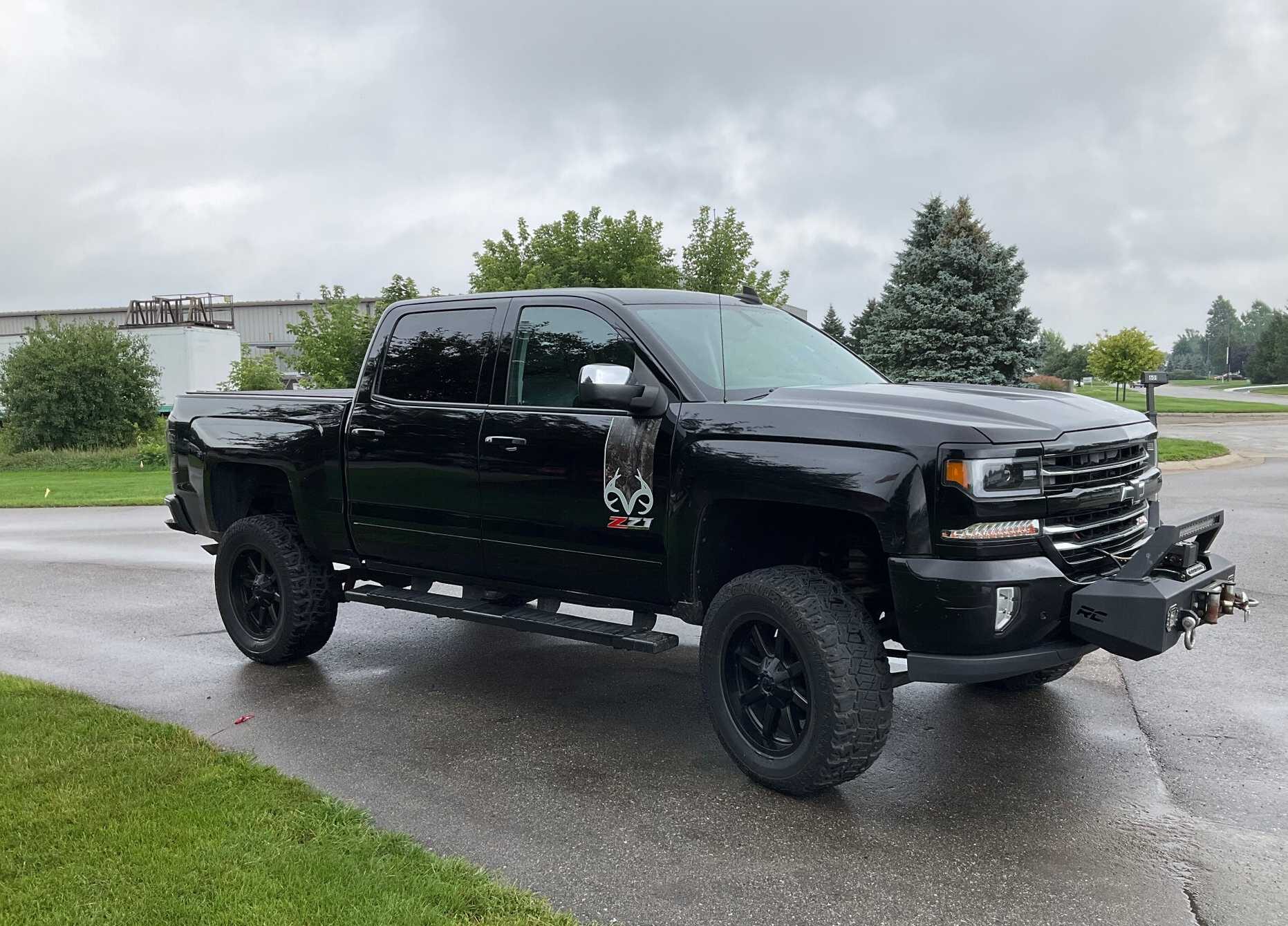 2016 Chevrolet Silverado 1500 LTZ Crew Cab 4WD