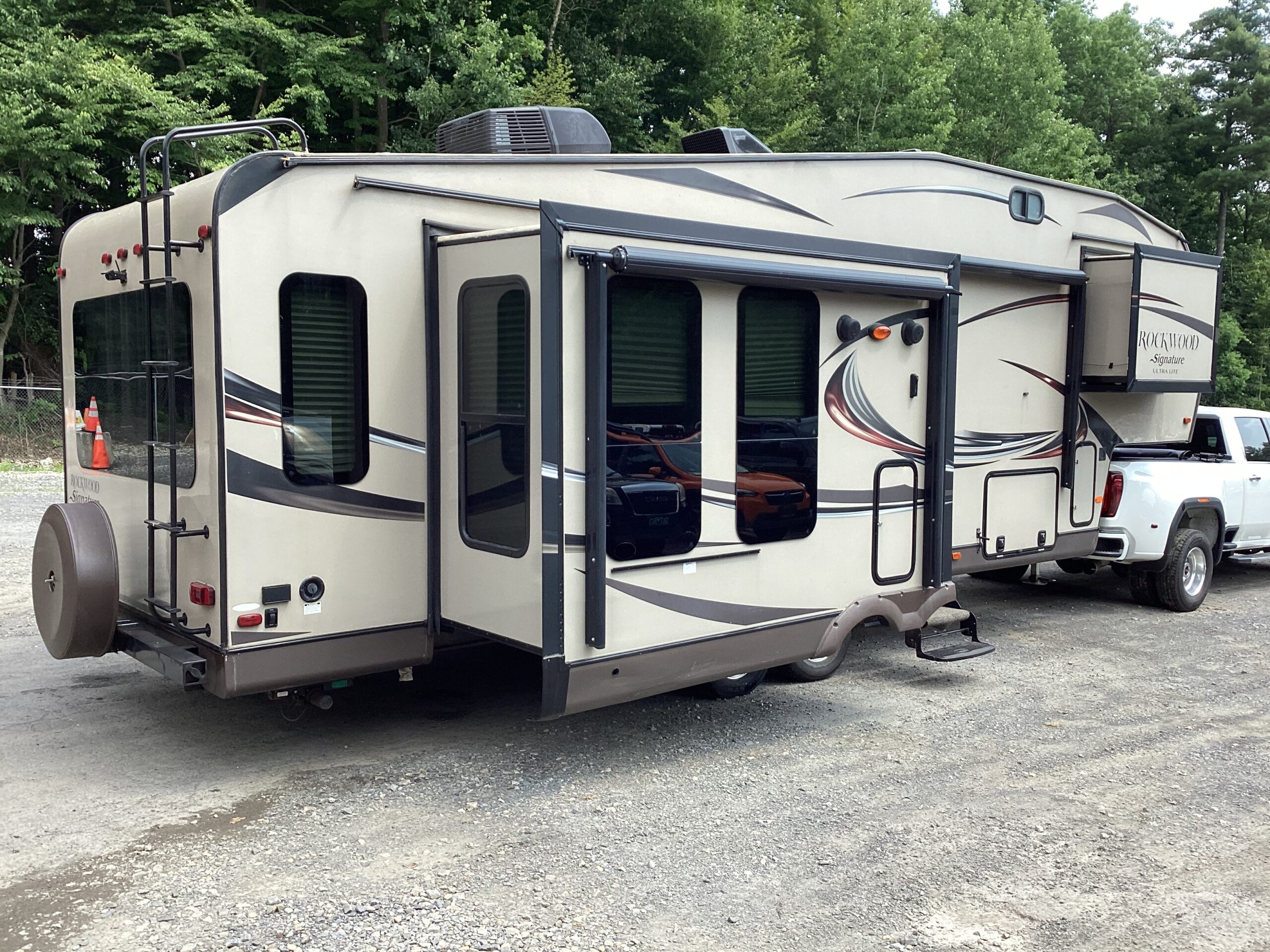 2015 FOREST RIVER M-8289WS
